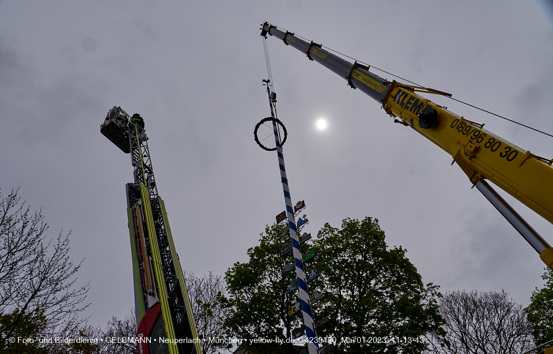 01.05.2023 - Maibaumaufstellung in Berg am Laim